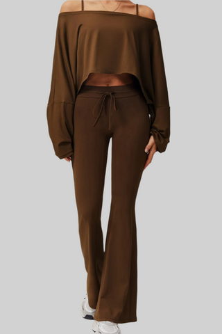 2-Piece Activewear Set – Oversized Crop Top & Flared Leggings