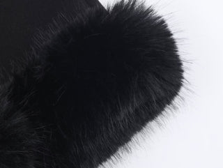 Tailored Fur Hem Shorts – Soft Fabric & Plush Trim