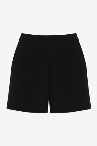 High-Waisted Tailored Shorts – Structured Design with Clean Finish