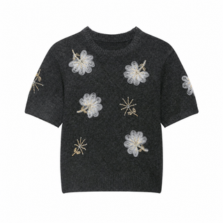 Floral Appliqué Beaded Short Sleeve Knit Top