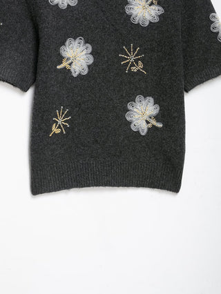 Floral Appliqué Beaded Short Sleeve Knit Top