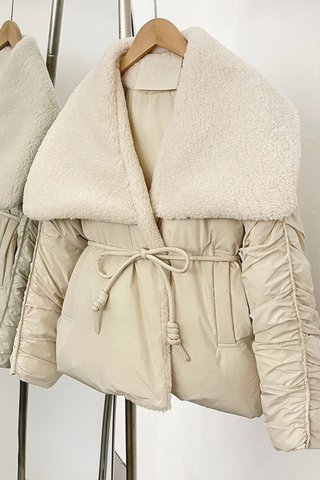 Belted Puffer Jacket with Oversized Faux Shearling Collar – One Size