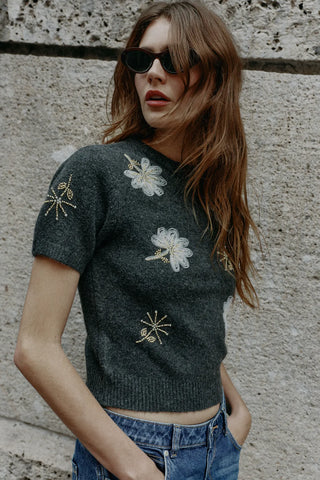 Floral Appliqué Beaded Short Sleeve Knit Top