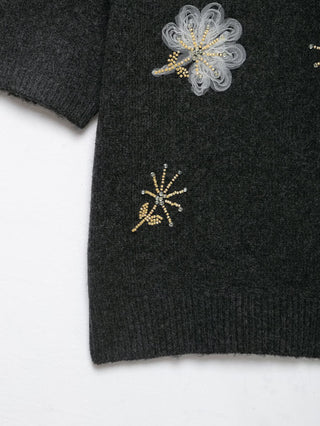 Floral Appliqué Beaded Short Sleeve Knit Top