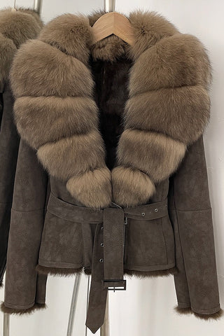 Luxury Shearling Jacket with Oversized Fur Collar, Zip Front and Tailored Fit
