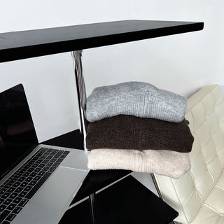 Zip-Front Knit Top – Long Sleeves, Cropped Fit, Waist-Shaping Design