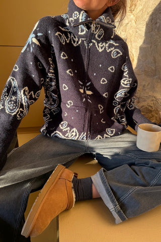 Fur Collar Zip-Up Knit Top – Long Sleeve Paisley Design