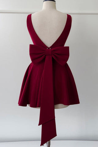 Elegant Burgundy Sleeveless Bow-Back Mini Dress