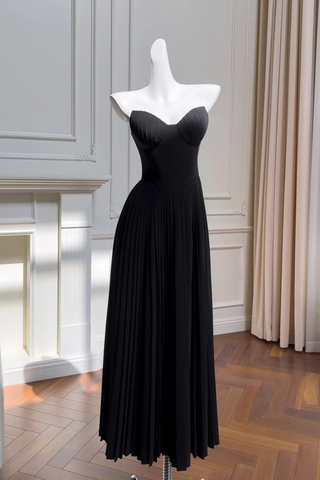Black Strapless Maxi Dress with Pleated Skirt and Sweetheart Bodice