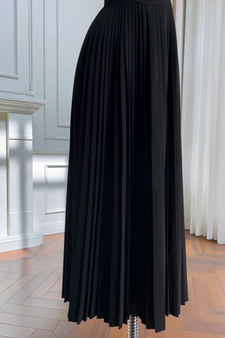 Black Strapless Maxi Dress with Pleated Skirt and Sweetheart Bodice